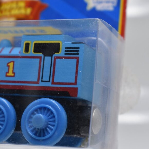 THOMAS 1 - Thomas & Friends Wooden Railway Train Engine w/ Collector's Card New - Picture 10 of 11